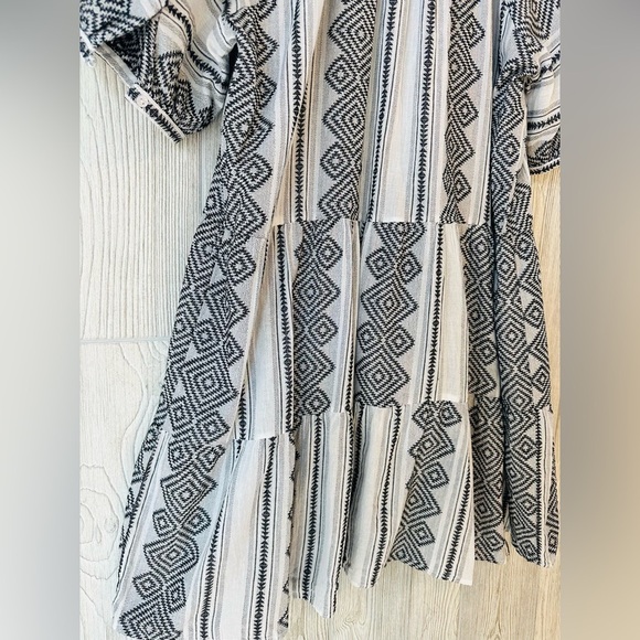 Dex Monochrome Patterned Mini Dress - Picture 9 of 13